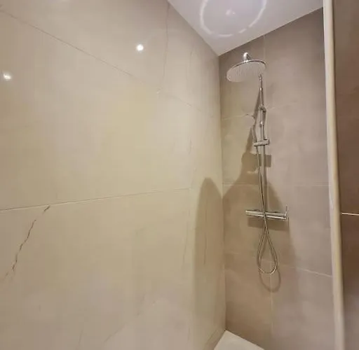 2 Pieces Avc Piscine Apartament